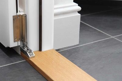 2.4m White Inspire Threshold - Oak veneer