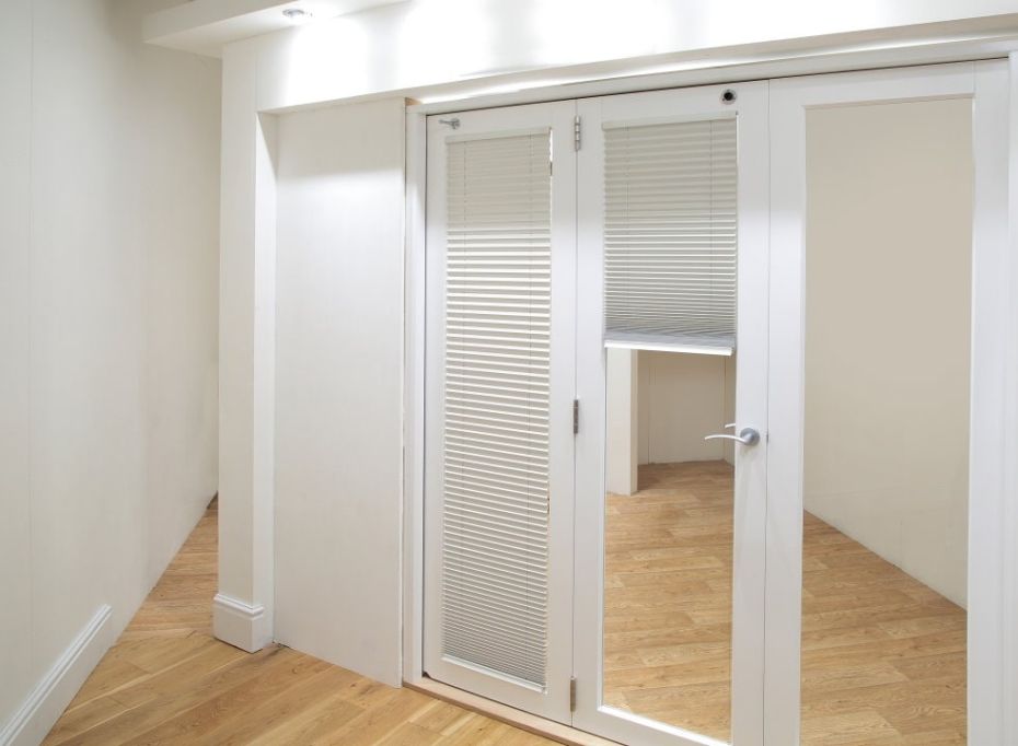 Inspire White 2.7m (approx 9ft) Internal folding Door Blinds main product photo