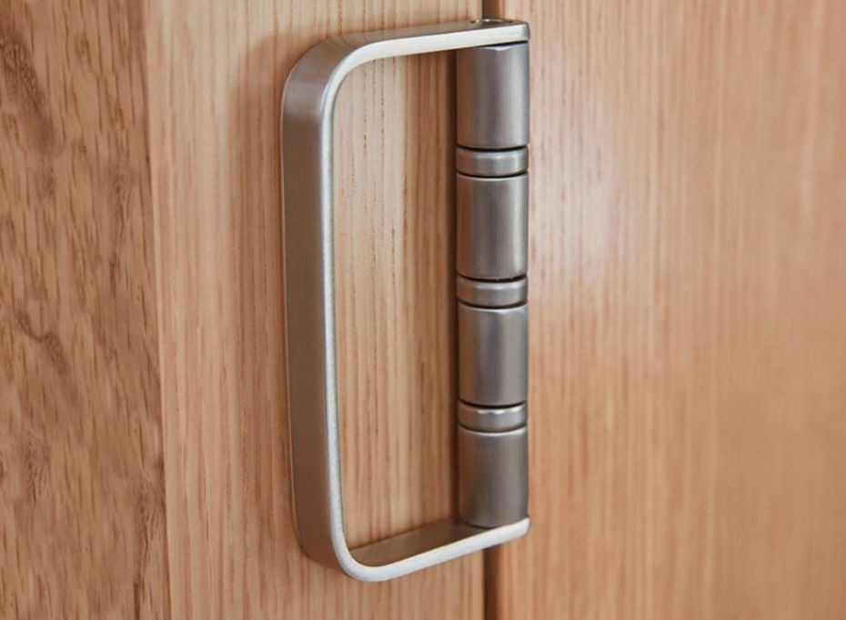 Bifold online door handles