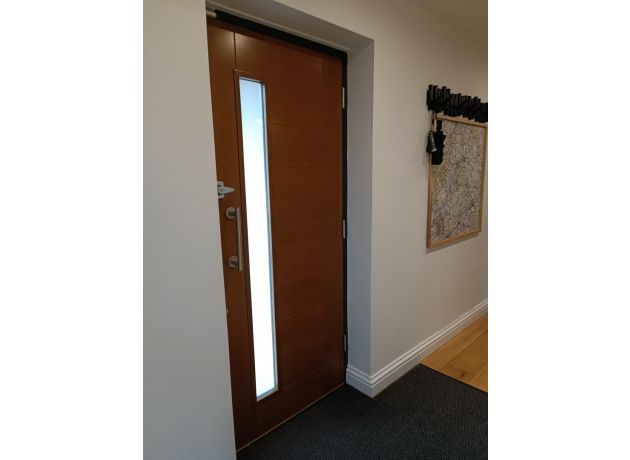 Stockholm 838mm Oak Ultimate Front Door - Closed