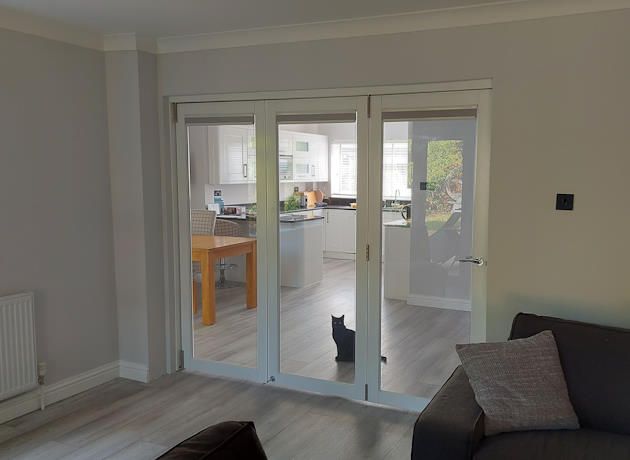 Closed White Finesse 2.4m - No Track - Blinds Up