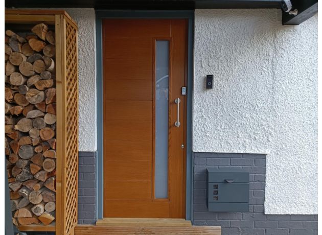 Stockholm 838mm Oak Ultimate Front Door - Closed