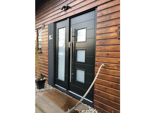 Malmo Front Door With Sidelight