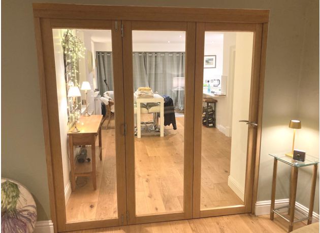 Finesse Oak 2.1m Trackless - Closed