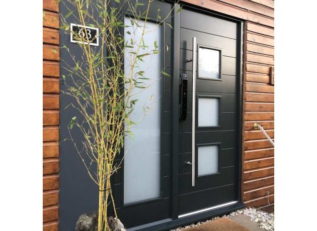 Malmo Front Door With Sidelight