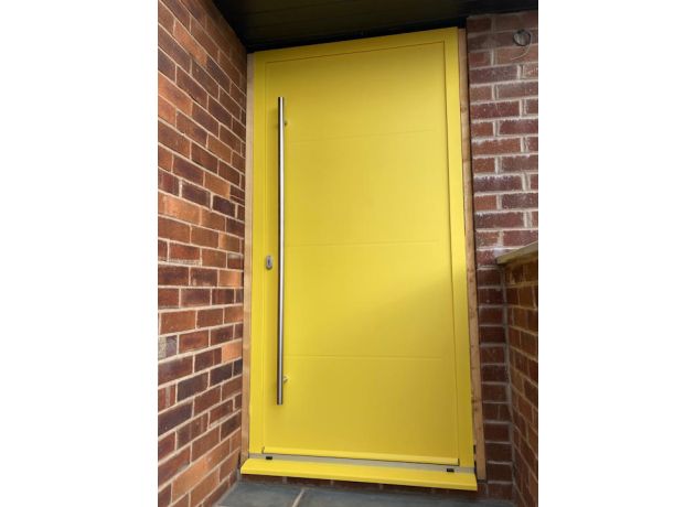 Millbrook Aluminium Front Door - RAL1018 - Outside Closed