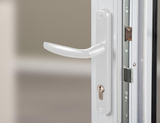 Multi point locking system