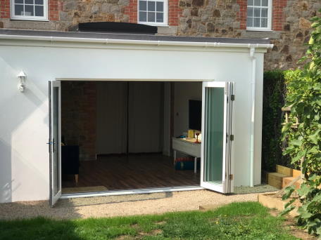 3m White Master Bifold Door Set