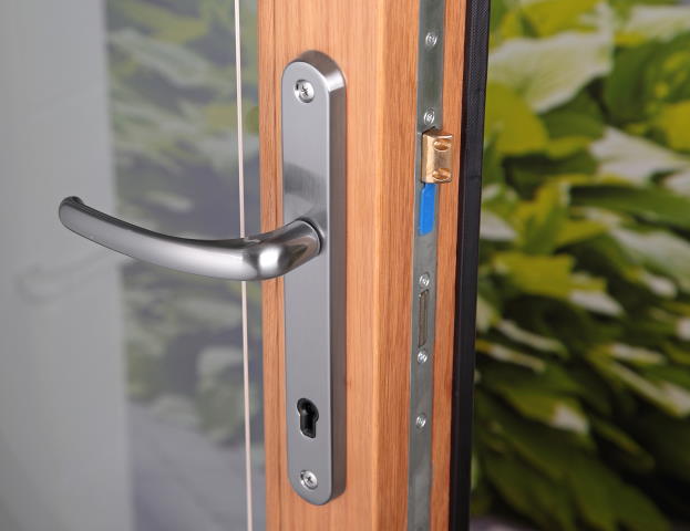 Multi point locking system