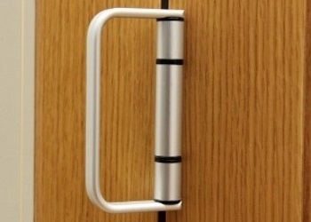 Pull handle