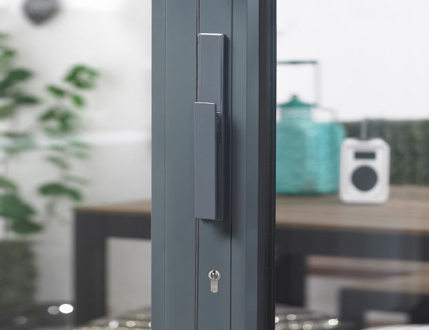 Multi point locking system
