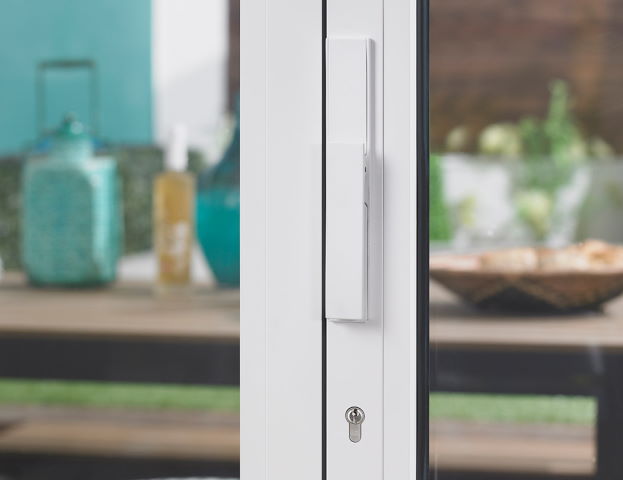 Multi point locking system