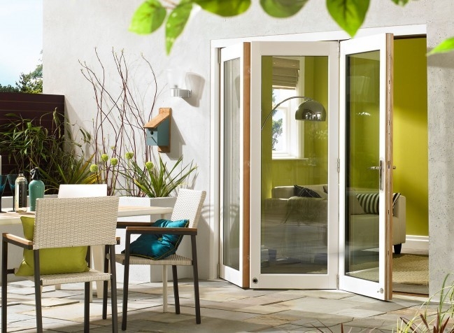 Hippca white bifold door